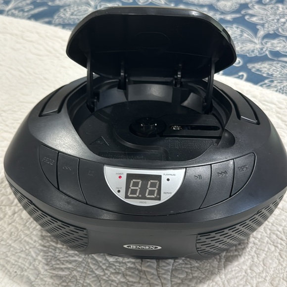 USED AM/FM/CD PLAYER BY JENSEN - Picture 3 of 6